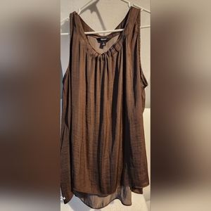 Brown Vera Wang XL short sleeve blouse.